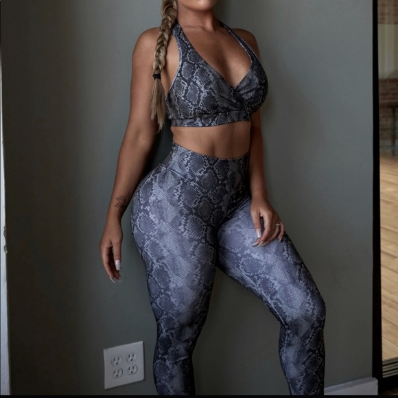 TAHIRA Serpent Scrunch Bum Tights - Small - Picture 2 of 6